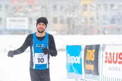 Mikulášský běh na atletickém stadionu Hvězda Pardubice 66