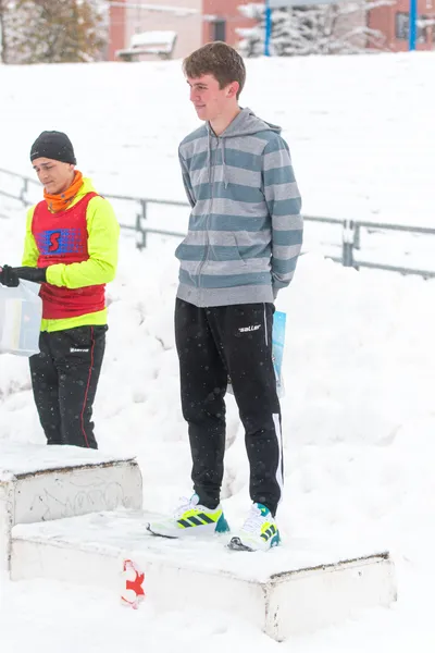 Mikulášský běh na atletickém stadionu Hvězda Pardubice 75