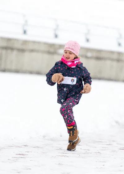 Mikulášský běh na atletickém stadionu Hvězda Pardubice 101