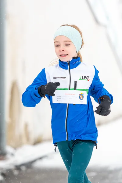 Mikulášský běh na atletickém stadionu Hvězda Pardubice 105