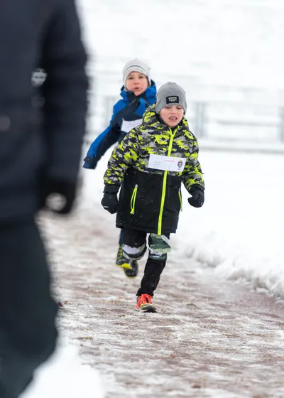 Mikulášský běh na atletickém stadionu Hvězda Pardubice 111