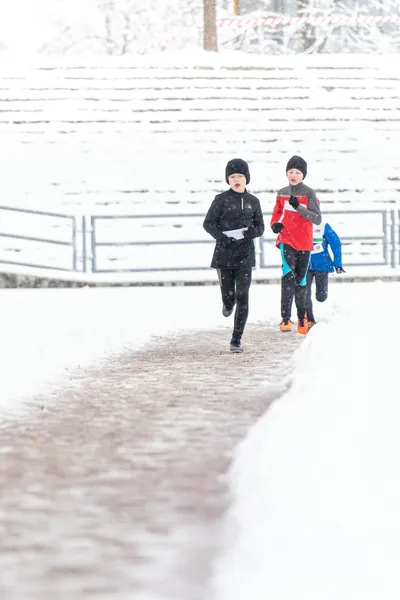 Mikulášský běh na atletickém stadionu Hvězda Pardubice 112