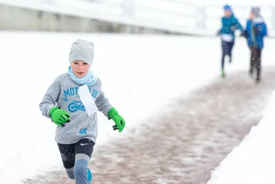 Mikulášský běh na atletickém stadionu Hvězda Pardubice 150