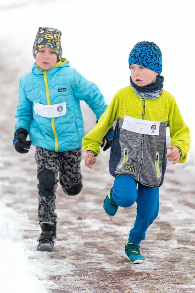 Mikulášský běh na atletickém stadionu Hvězda Pardubice 175