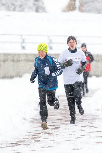 Mikulášský běh na atletickém stadionu Hvězda Pardubice 220