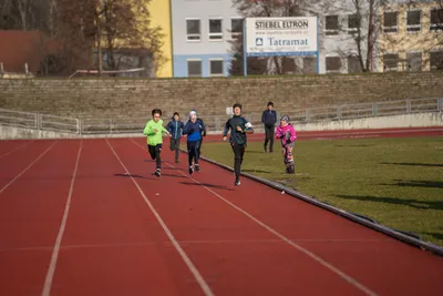 Mikulášský běh 2024 na atletickém stadionu Hvězda Pardubice 27