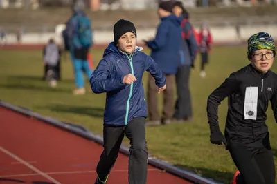 Mikulášský běh 2024 na atletickém stadionu Hvězda Pardubice 31