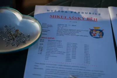 Mikulášský běh 2024 na atletickém stadionu Hvězda Pardubice 34