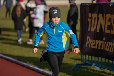 Mikulášský běh 2024 na atletickém stadionu Hvězda Pardubice 40