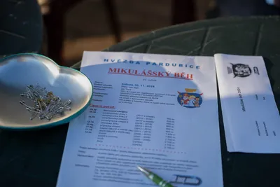 Mikulášský běh 2024 na atletickém stadionu Hvězda Pardubice 45