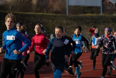 Mikulášský běh 2024 na atletickém stadionu Hvězda Pardubice 60