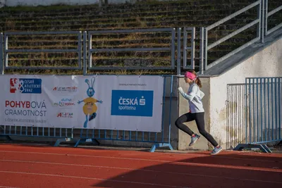 Mikulášský běh 2024 na atletickém stadionu Hvězda Pardubice 71