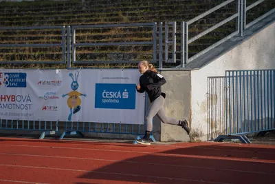 Mikulášský běh 2024 na atletickém stadionu Hvězda Pardubice 73