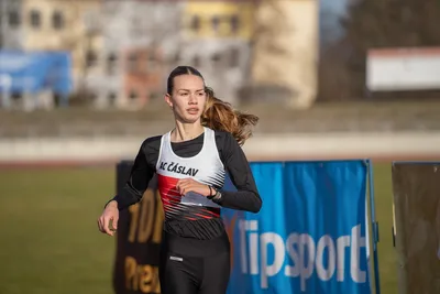 Mikulášský běh 2024 na atletickém stadionu Hvězda Pardubice 95