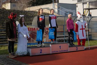 Mikulášský běh 2024 na atletickém stadionu Hvězda Pardubice 104