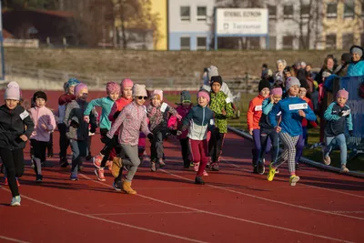 Mikulášský běh 2024 na atletickém stadionu Hvězda Pardubice 145