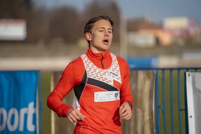 Mikulášský běh 2024 na atletickém stadionu Hvězda Pardubice 151