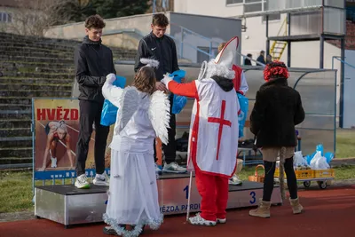 Mikulášský běh 2024 na atletickém stadionu Hvězda Pardubice 165