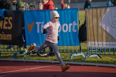 Mikulášský běh 2024 na atletickém stadionu Hvězda Pardubice 186