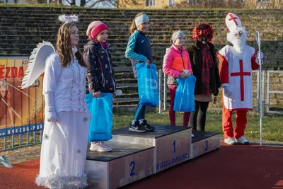 Mikulášský běh 2024 na atletickém stadionu Hvězda Pardubice 206