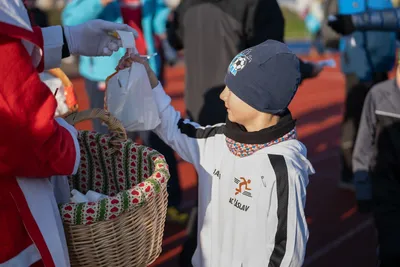 Mikulášský běh 2024 na atletickém stadionu Hvězda Pardubice 239