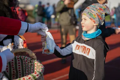 Mikulášský běh 2024 na atletickém stadionu Hvězda Pardubice 240