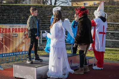 Mikulášský běh 2024 na atletickém stadionu Hvězda Pardubice 246