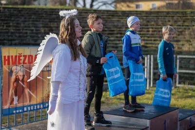 Mikulášský běh 2024 na atletickém stadionu Hvězda Pardubice 249