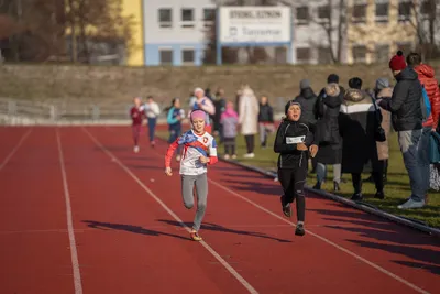 Mikulášský běh 2024 na atletickém stadionu Hvězda Pardubice 262