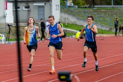 Mistrovství čech na atletickém stadionu Hvězda Pardubice 19