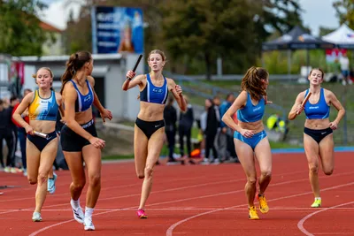 Mistrovství čech na atletickém stadionu Hvězda Pardubice 76