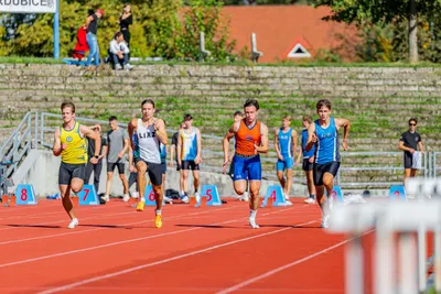 Mistrovství čech na atletickém stadionu Hvězda Pardubice 98