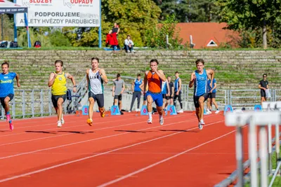 Mistrovství čech na atletickém stadionu Hvězda Pardubice 99