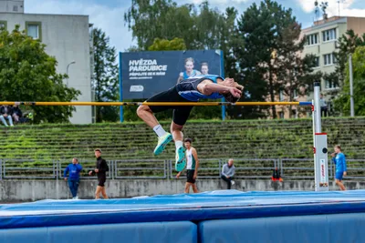 Mistrovství čech na atletickém stadionu Hvězda Pardubice 150