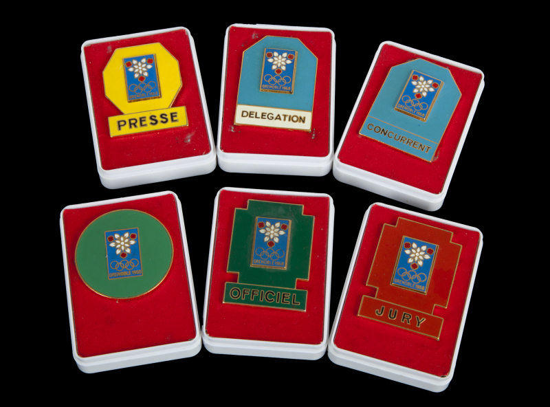 J.O de Grenoble 1968 , Broche - Badge - C.O.J.O Officiel - Arthus
