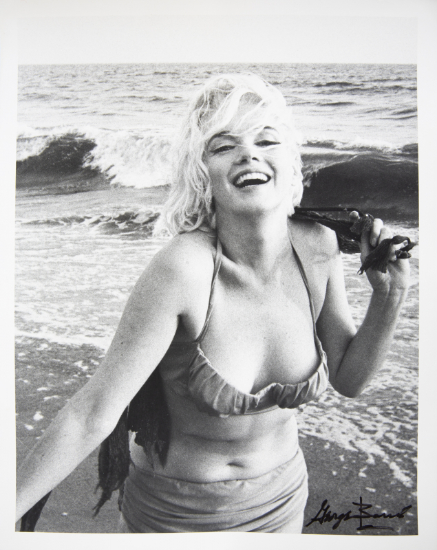MARILYN MONROE BLACK AND PHOTO SANTA MONICA BEACH
