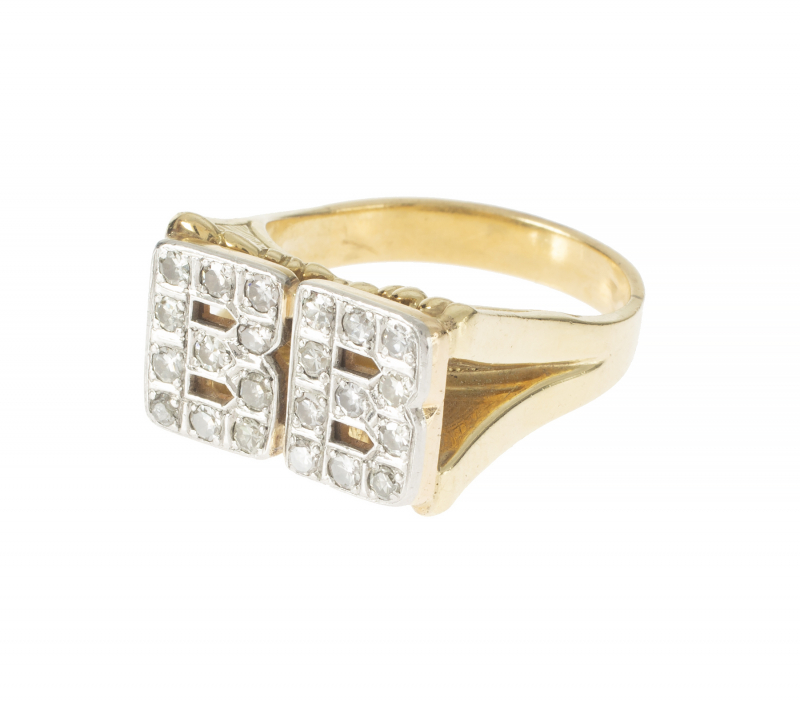 B.B. KING STAGE AND PHOTOSHOOT WORN RING WITH PHOTOGRAPHS