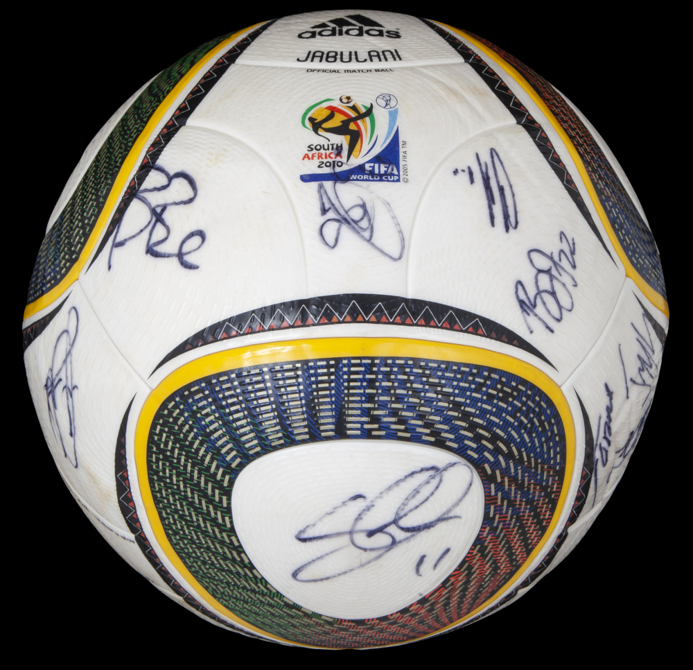 2010 FIFA WORLD CUP TEAM USA SIGNED BALL