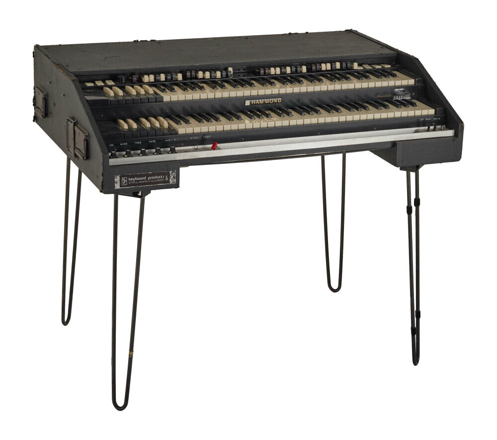 CHRISTINE MCVIE: STAGE-PLAYED CHOPPED AND CUSTOMIZED TOURING
