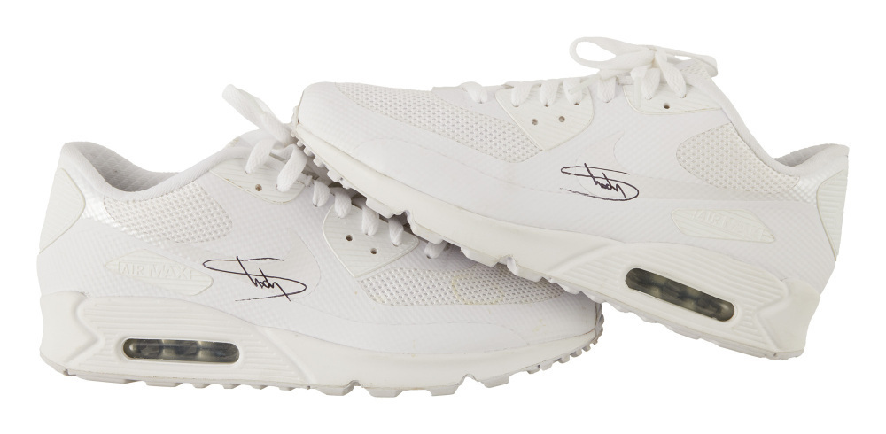 eminem wearing air max 90