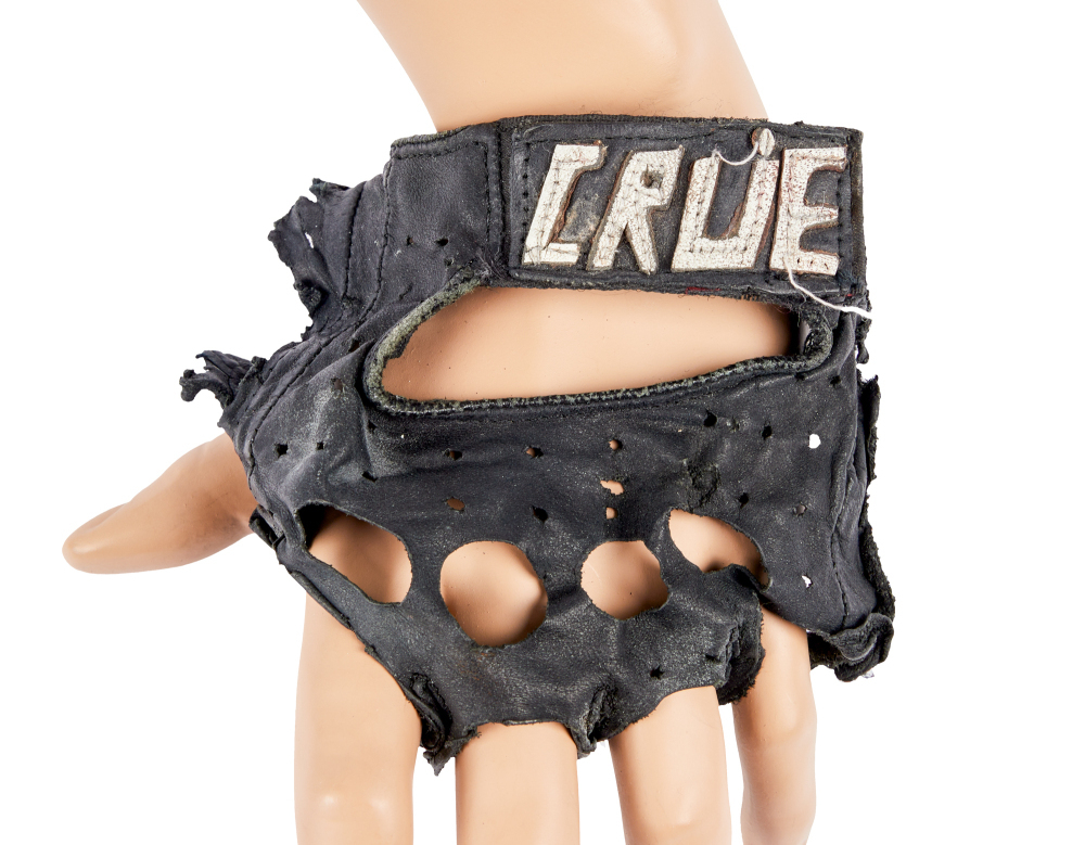 MOTLEY CRUE | VINCE NEIL 