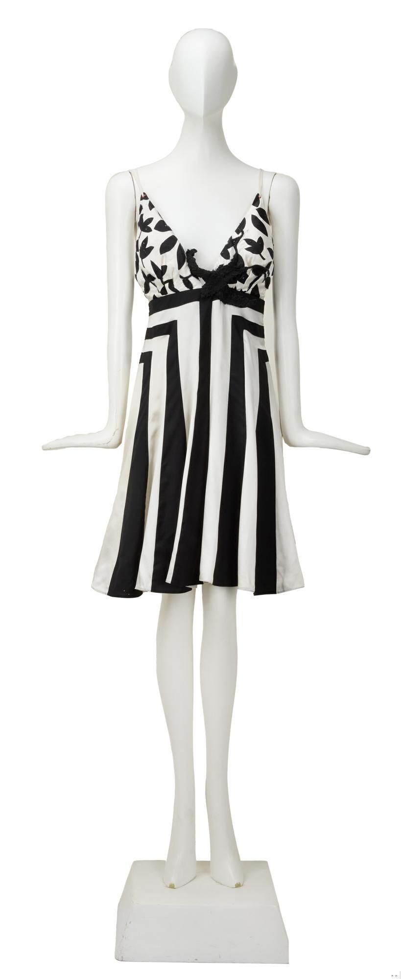 amy winehouse black and white dress style: flowy Wrap around edge Digital Anna-Kaci Women's Plus Size Color:SALMON