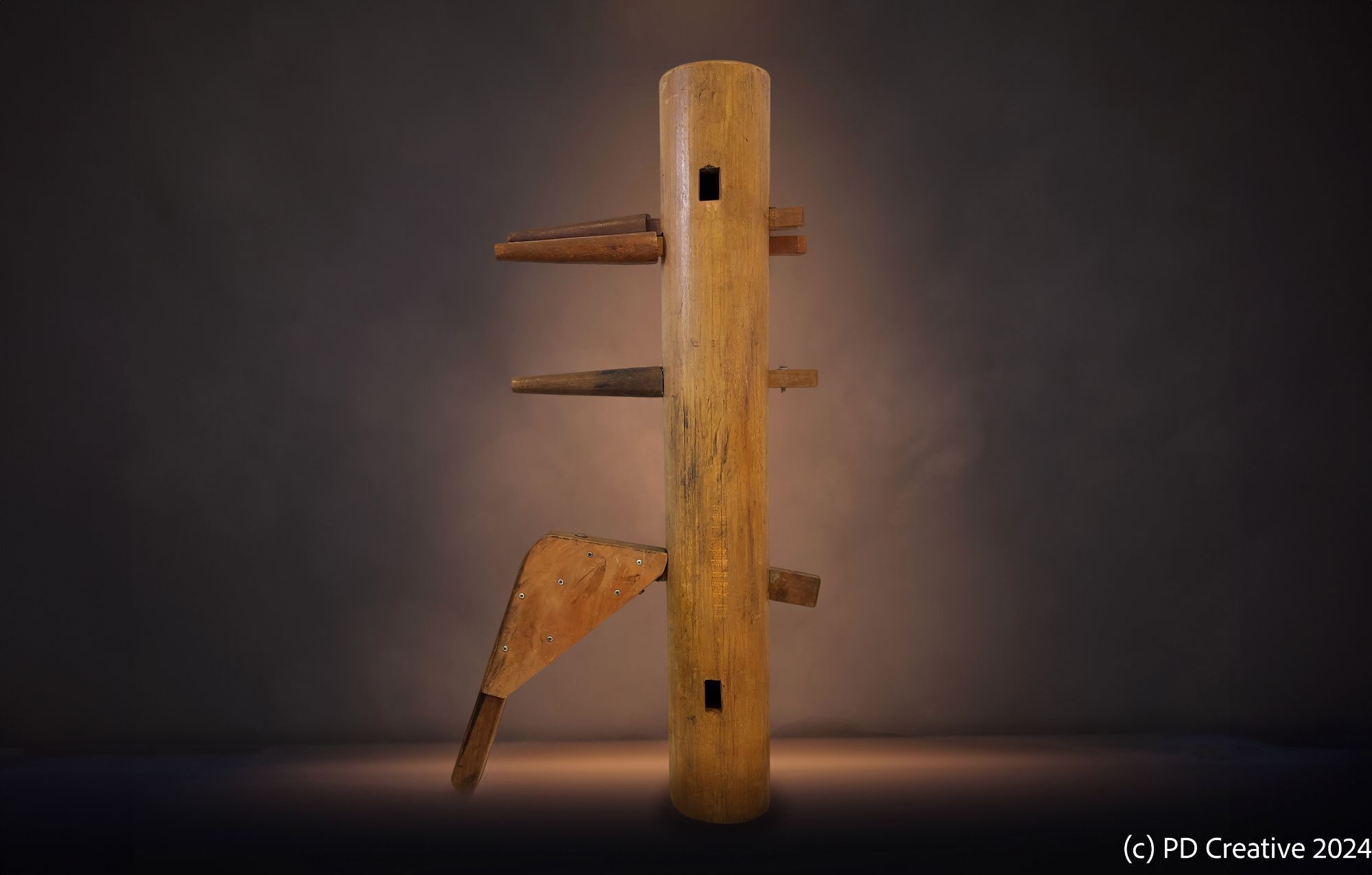 Bruce Lee | Custom-Made Mook Yan Jong Wooden Dummy with Photo