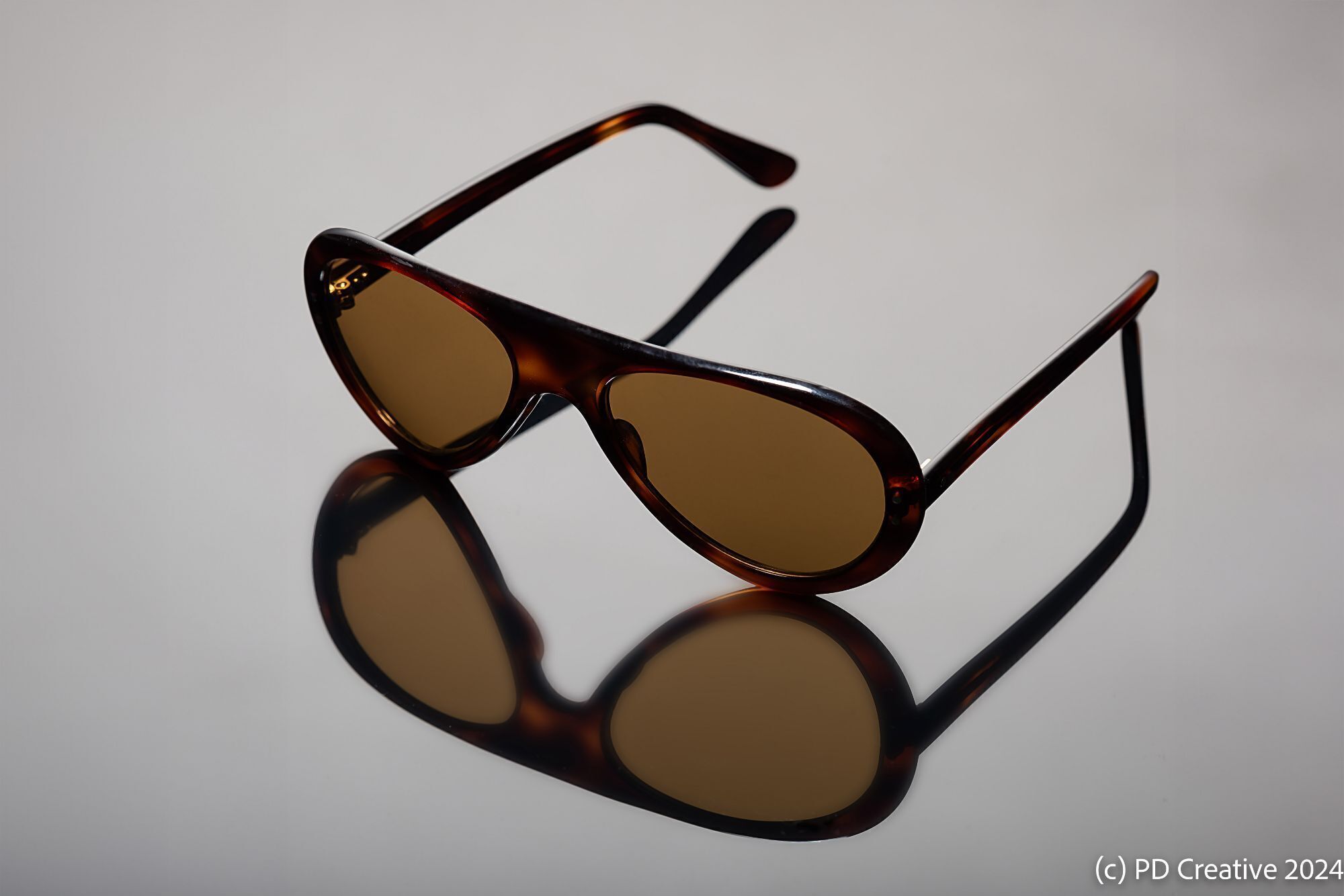 Bruce Lee | Designer Sunglasses With Photo 李小龍| 太陽眼鏡連照片