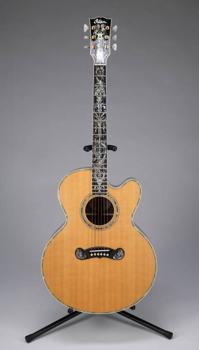 GIBSON J-2000 GM CUSTOM ACOUSTIC GUITAR