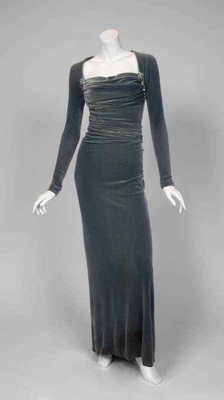 whitney houston silver dress On October 5, 1997 (24 years ago today) Whitney performed the 2nd of her 2 'Classic Whitney' Shows in Washington, D.C. This show was broadcast live on HBO and featured her hits