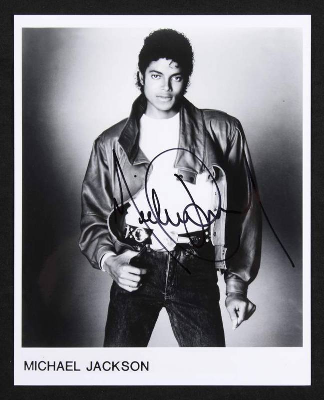 MICHAEL JACKSON SIGNED PHOTOGRAPH