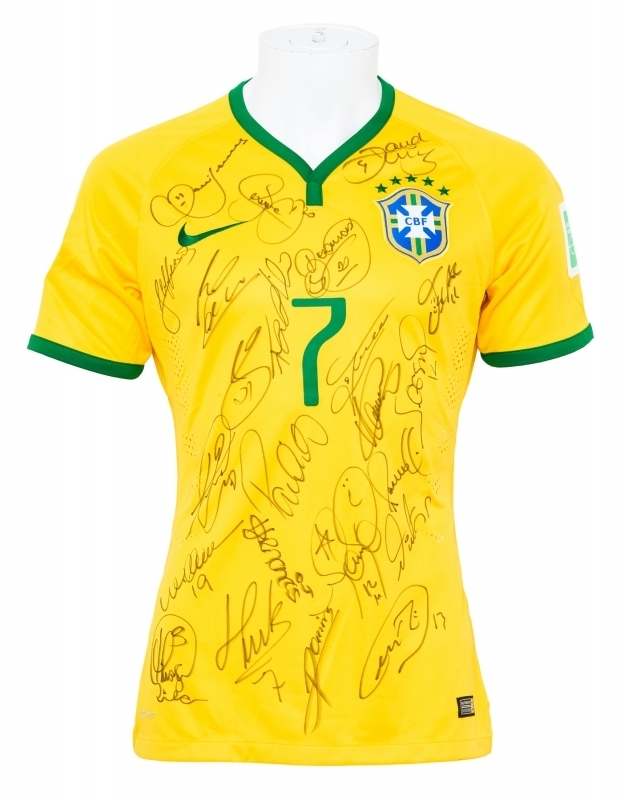 HULK BRAZIL 2014 WORLD CUP MATCH WORN ANDTEAM SIGNED JERSEY WITH