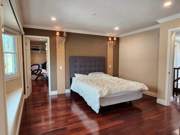 4 Bed 4 Full Bath 1 Den Whole House