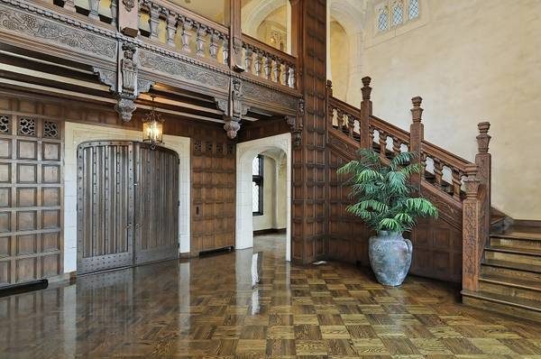 LAST Room available now in grand estate